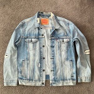 Mens Distressed denim jacket large slightly worn Pockets on both sides in front
